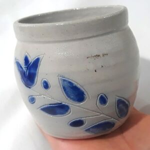 Vintage Williamsburg Handcrafted Blue and Gray Stoneware Vase